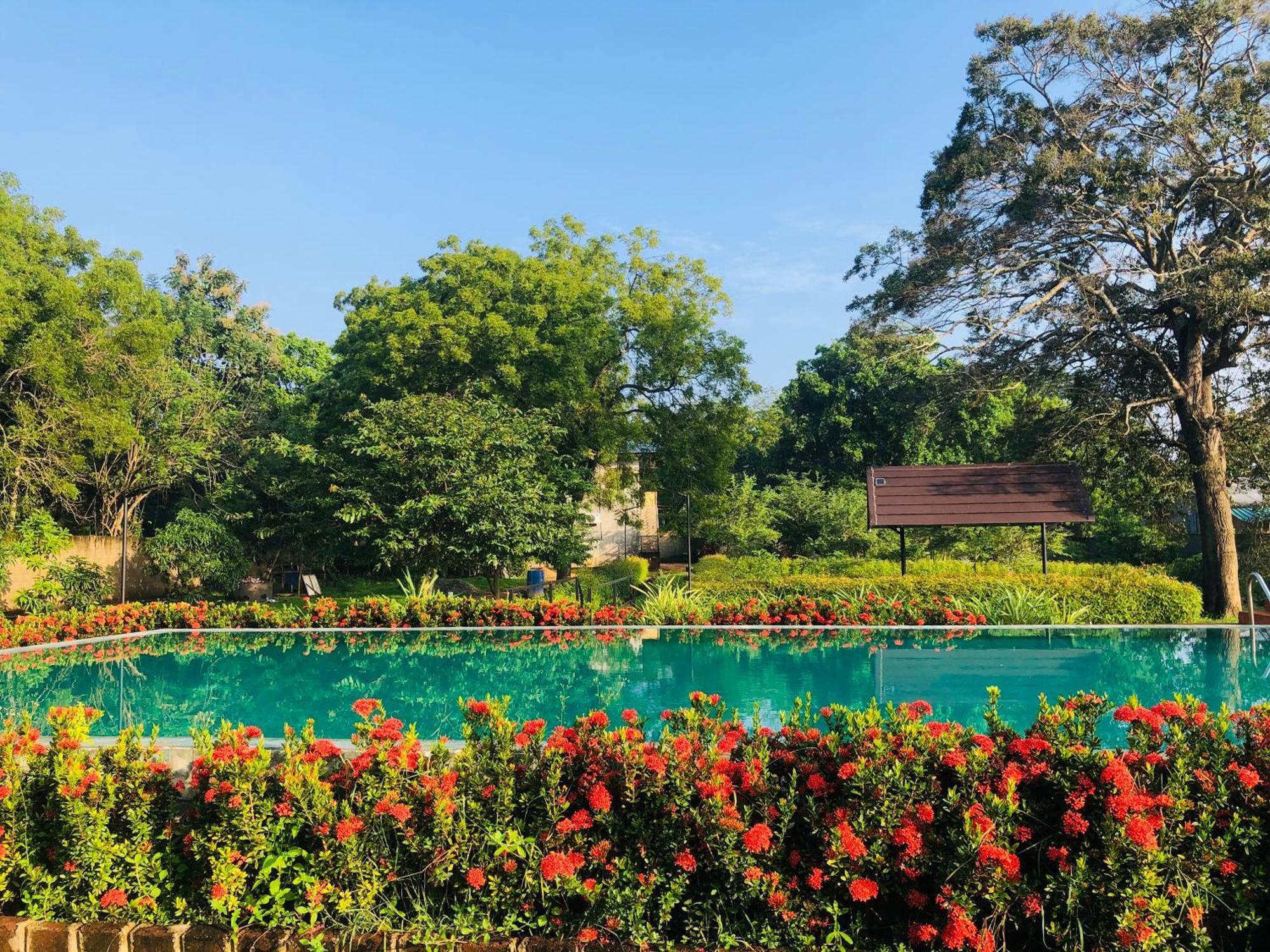 Lolu Village Resort أنرادابورام المظهر الخارجي الصورة